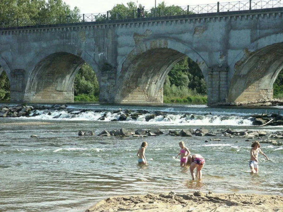 Comfortable Holiday Home With Spacious Garden Ygrande France