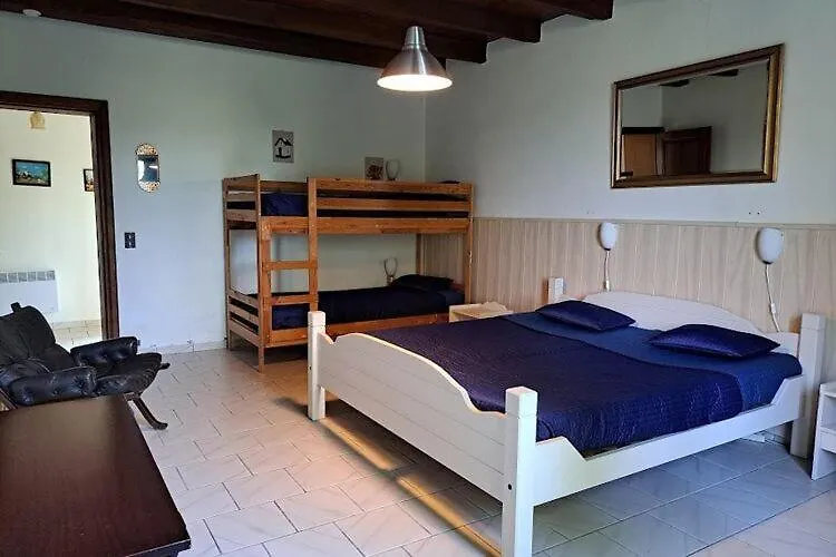 Comfortable Holiday Home With Spacious Garden Ygrande France