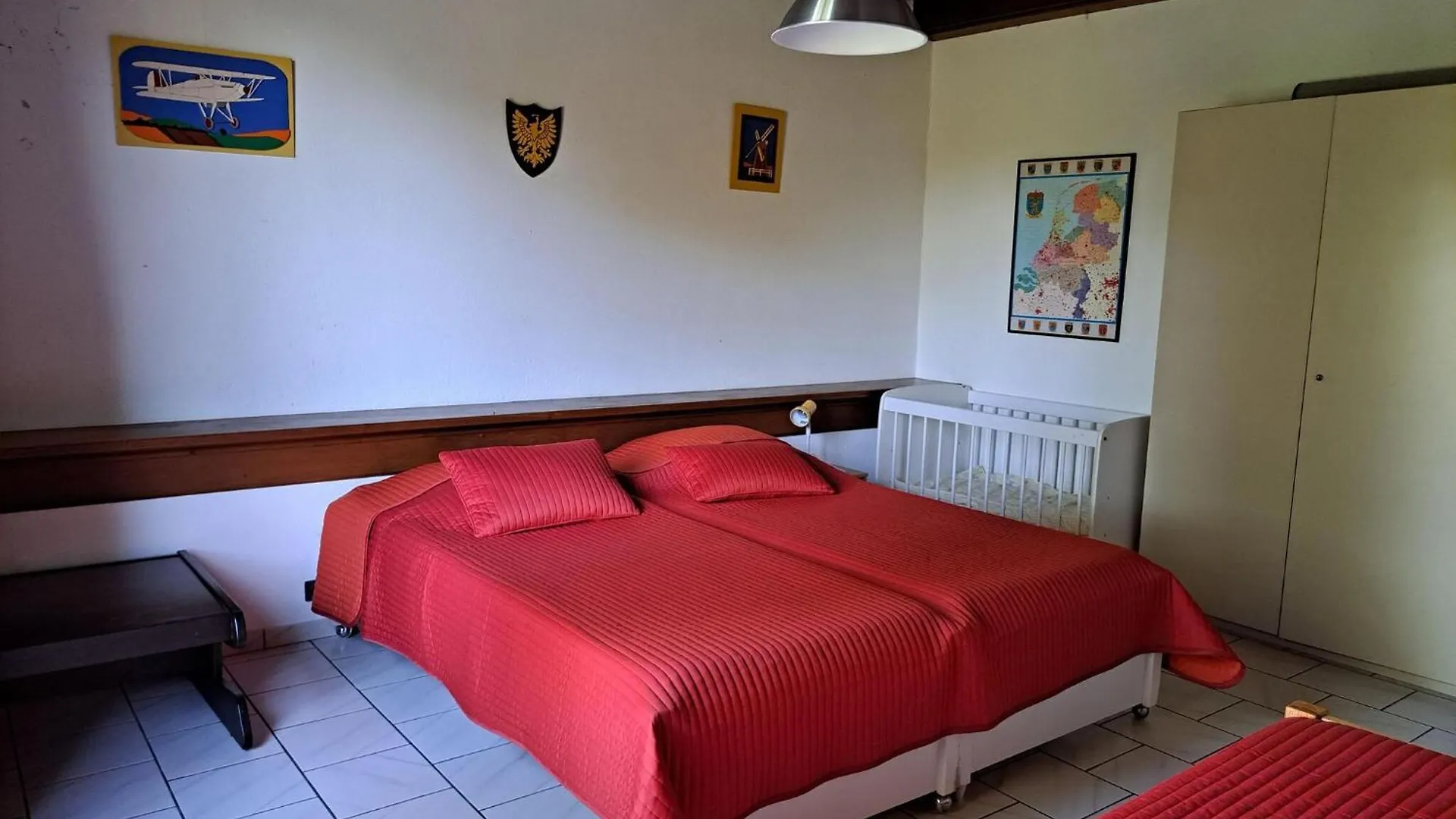 Comfortable Holiday Home With Spacious Garden Ygrande