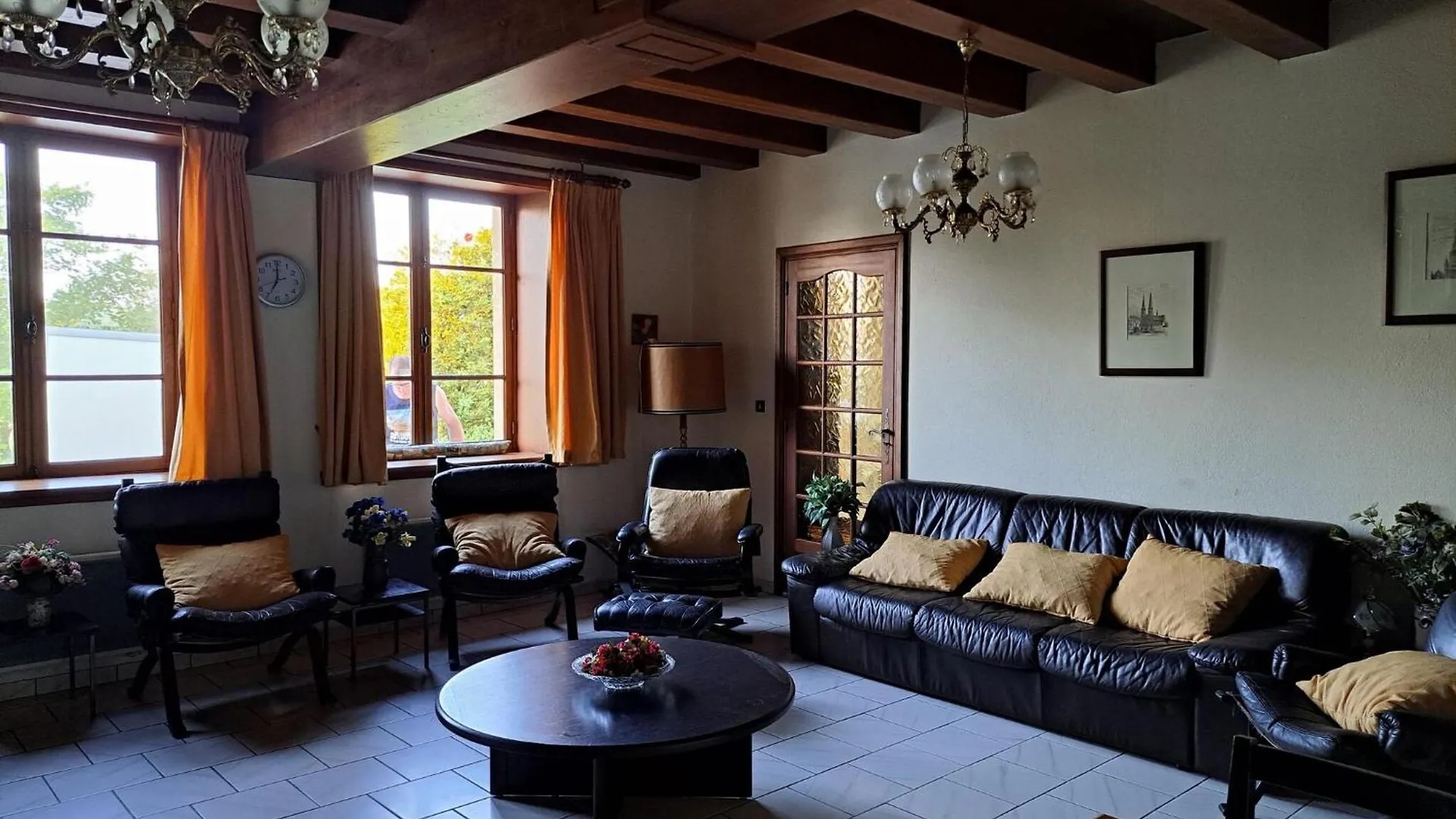 Comfortable Holiday Home With Spacious Garden Ygrande 0*,