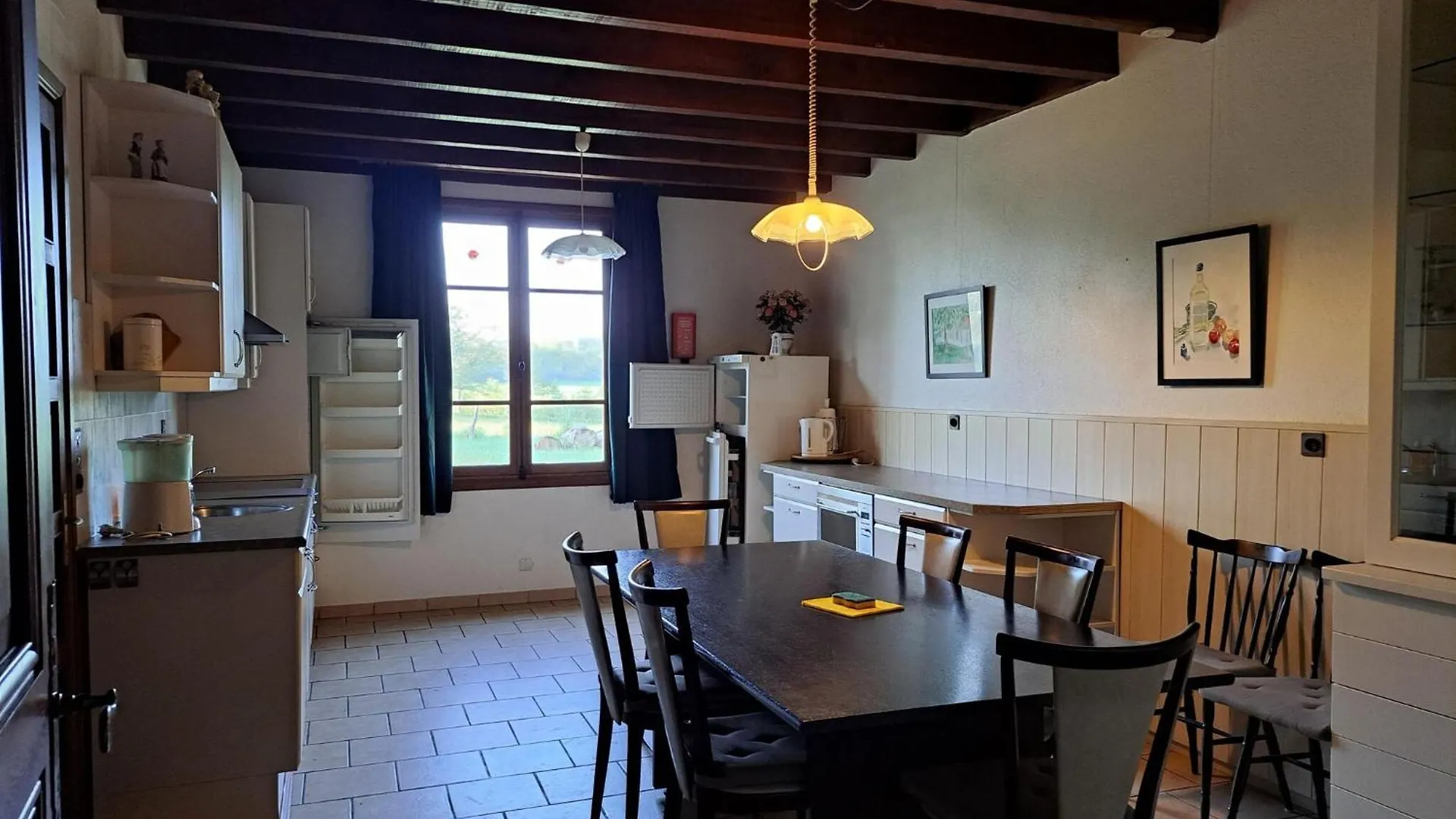 Comfortable Holiday Home With Spacious Garden Ygrande