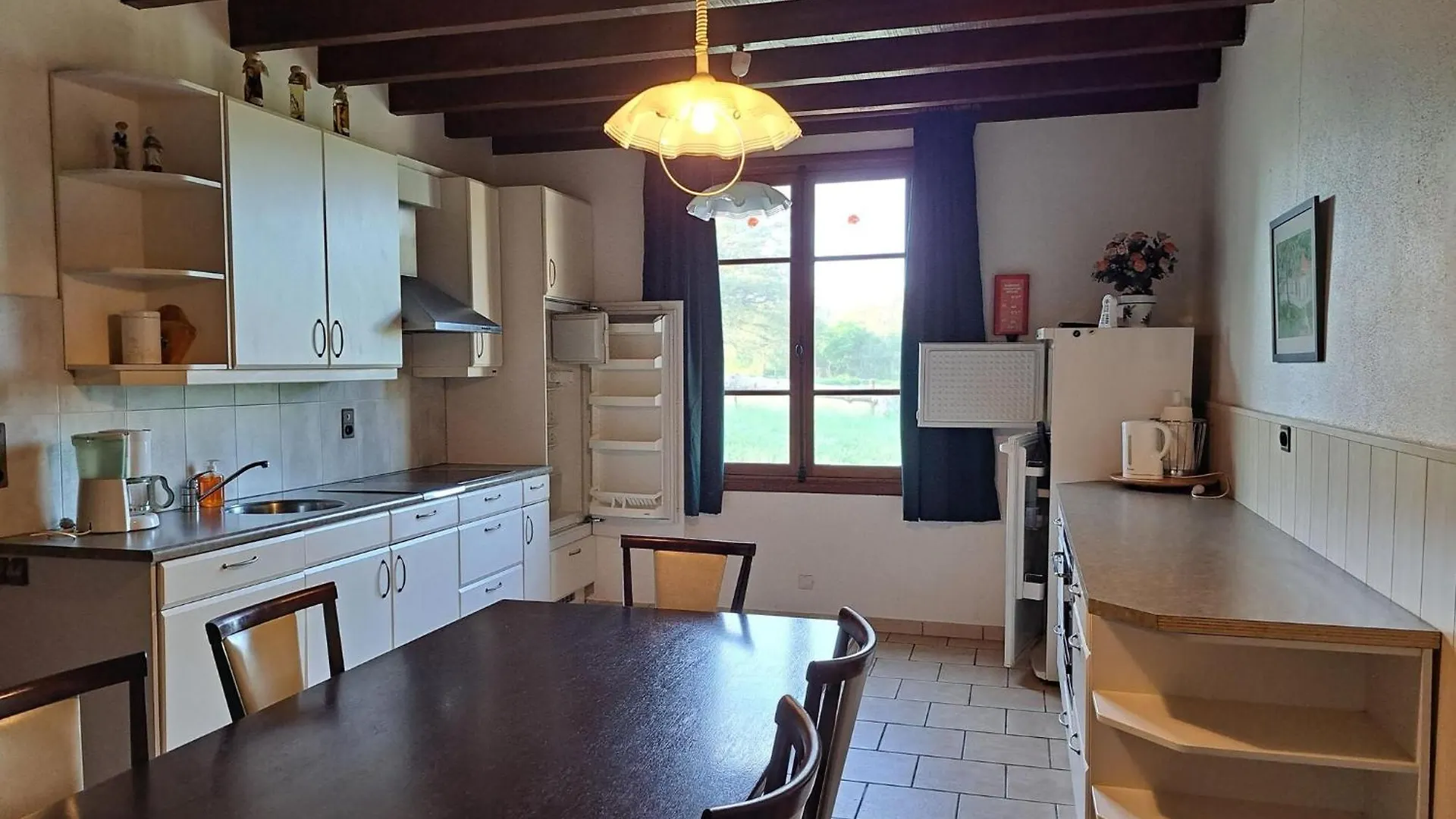 Comfortable Holiday Home With Spacious Garden Ygrande 0*,  France