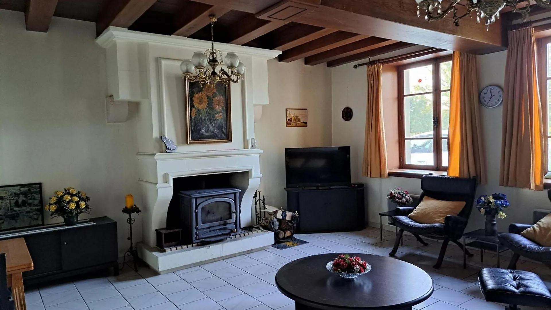 Comfortable Holiday Home With Spacious Garden Ygrande 0*,